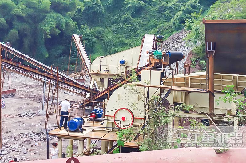 PCZ重錘式破碎機(jī)客戶現(xiàn)場(chǎng)